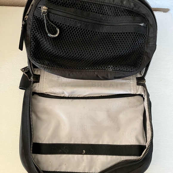 Lululemon Gym Travel Essentials Kit - Picture 8 of 11